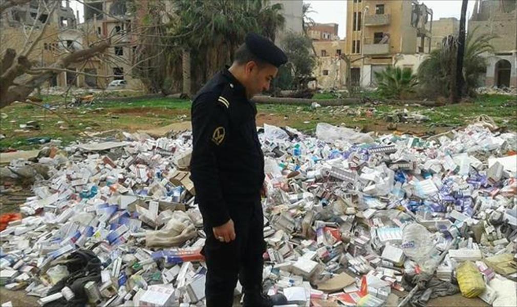 الحرس البلدي يتلف أدوية تخلص منها أحد التجار في بنغازي
