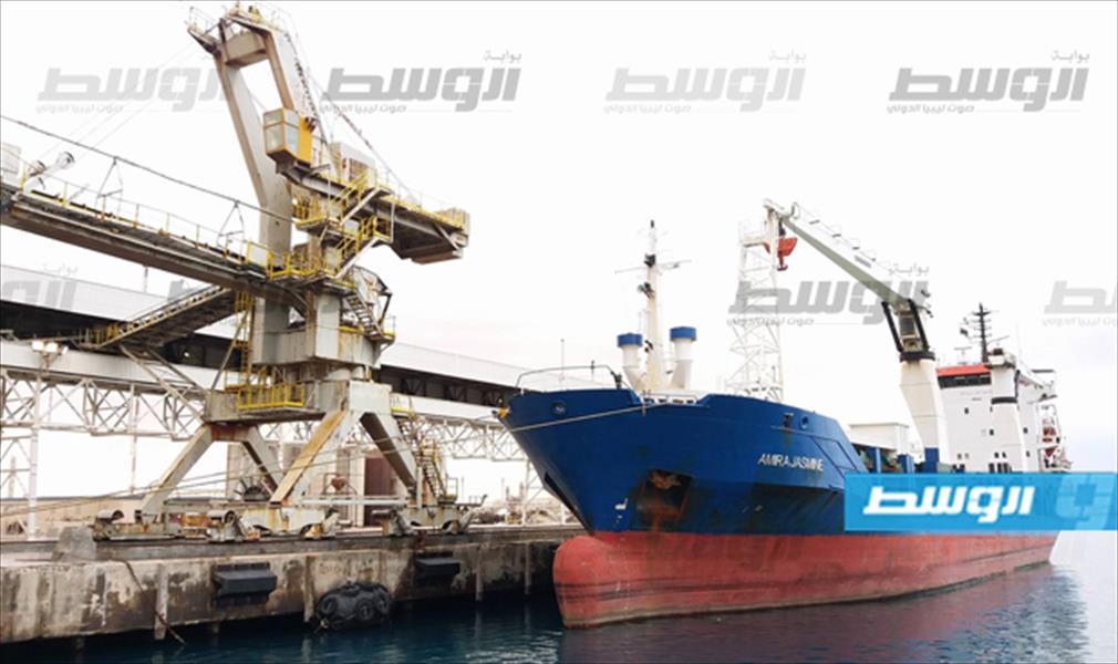 تصدير أكثر من 4 آلاف طن يوريا من ميناء البريقة النفطي