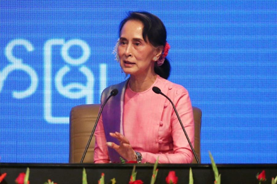 هجوم بـ«زجاجة حارقة» يستهدف منزل زعيمة بورما
