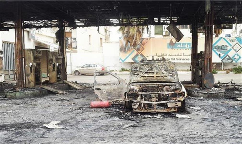 اشتعال النيران في محطة وقود المنصورة بطرابلس بسبب مواطن