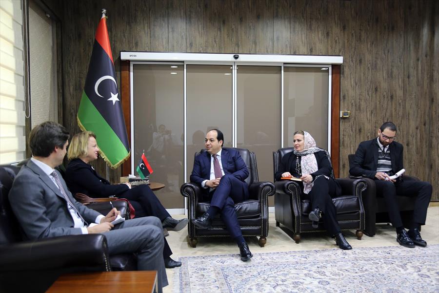 معيتيق يبحث برامج الاتحاد الأوروبي لدعم قطاعات في ليبيا