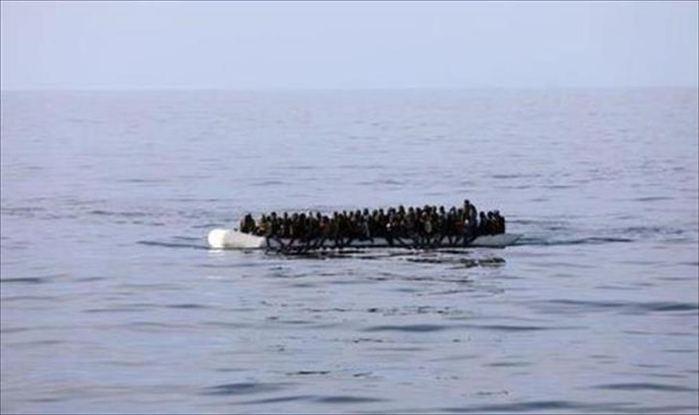 رويترز: مهربون يحتجزون مهاجرين نجــوا بعد غرق قاربهم قبالة ليبيا