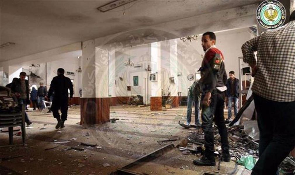 تفجير بنغازي.. دماء على الجدران وأحذية تتلمس آثار الضحايا