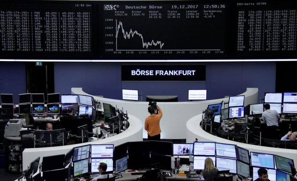 الأسهم الأوروبية تنخفض رغم التعافي في «وول ستريت» وآسيا