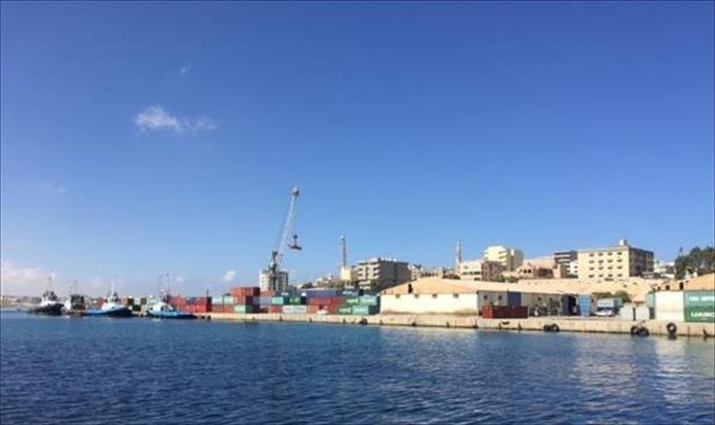وصول باخرة تحمل 26 ألف طن من الشعير إلى ميناء طبرق