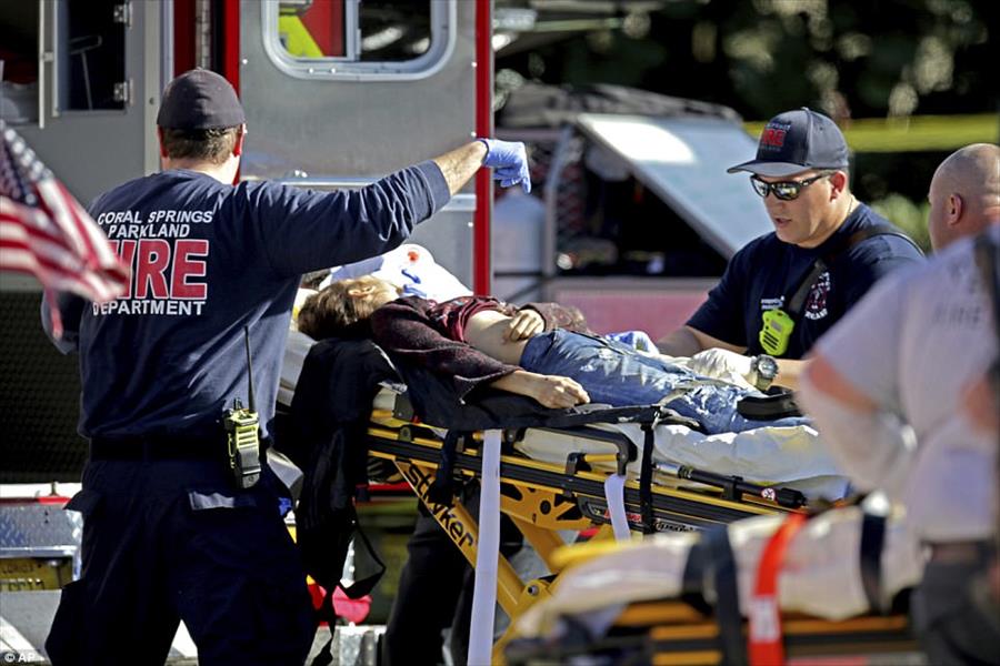 تحقيقات أميركية للكشف عن دوافع مقتل 17 شخصًا بإطلاق شاب النار في مدرسة
