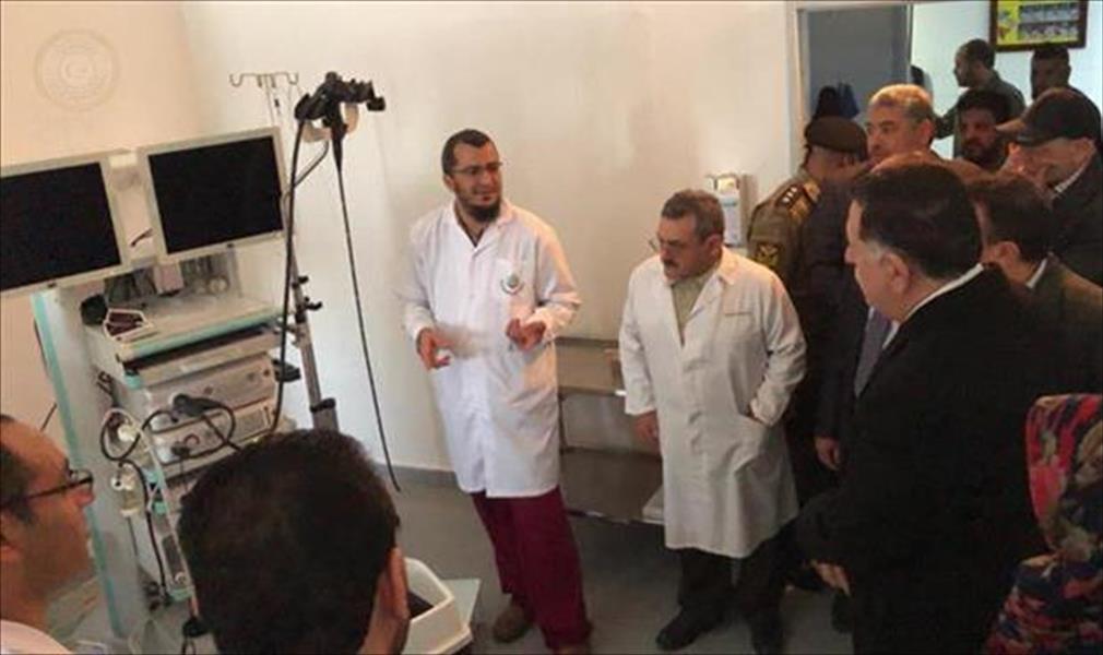 السراج يتفقد مرافق صحية في طرابلس بعد إمدادها بمعدات وأجهزة طبية