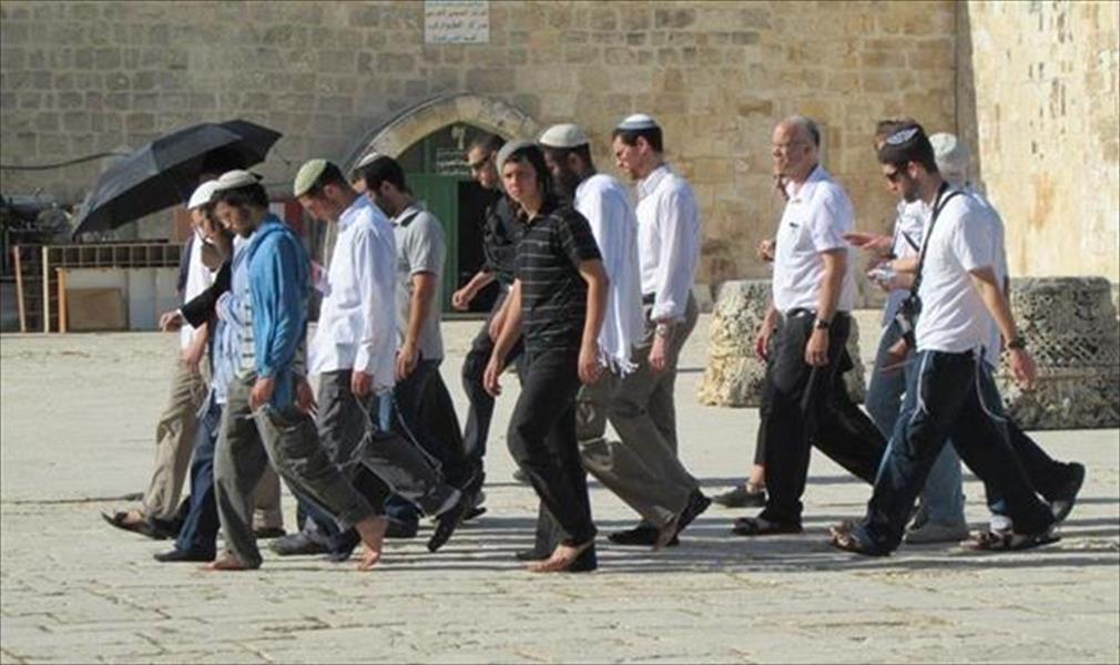 متطرفون يهود يقتحمون «الأقصى» بحماية الشرطة الإسرائيلية