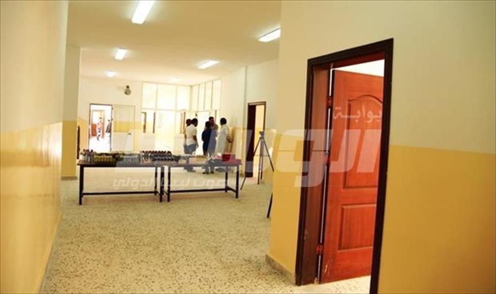 محلي بنغازي يفتتح مدرسة بالكويفية