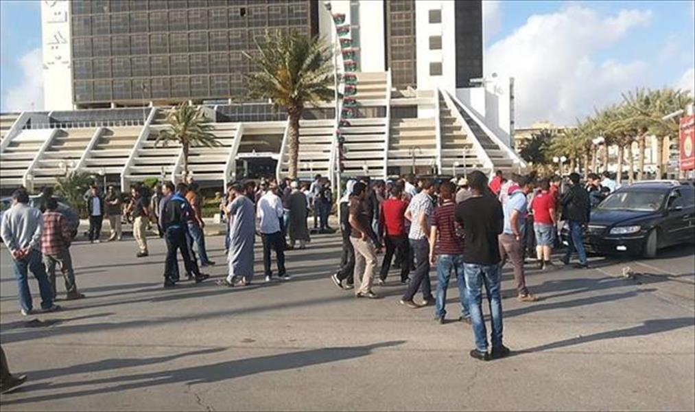 تفريق تظاهرة لدعم الجيش والشرطة في بنغازي