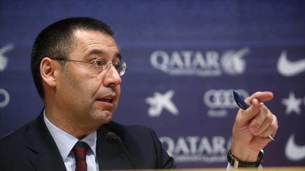 رئيس برشلونة يهدد بطرد لاعبيه