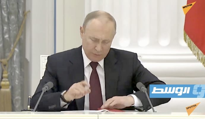 (مباشر).. بوتين يوقع مرسوما بالاعتراف باستقلال دونيتسك ولوغانسك عن أوكرانيا
