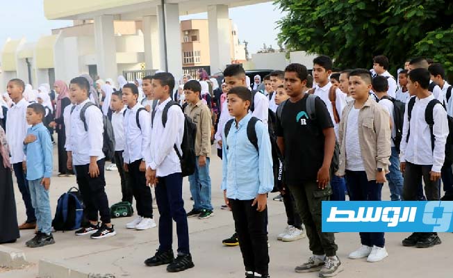 طلاب ليبيون في طابور الصباح بأحد المدارس، 3 سبتمبر 2023. (مديرية أمن طرابلس)