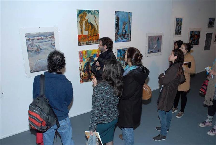بالصور : الأرجنتين تستضيف معرضًا للفنان الليبي أبوراوي