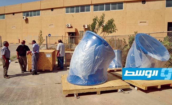 وصول مواد خاصة بمشروع توصيل المياه إلى أحياء شرق وشمال بنغازي