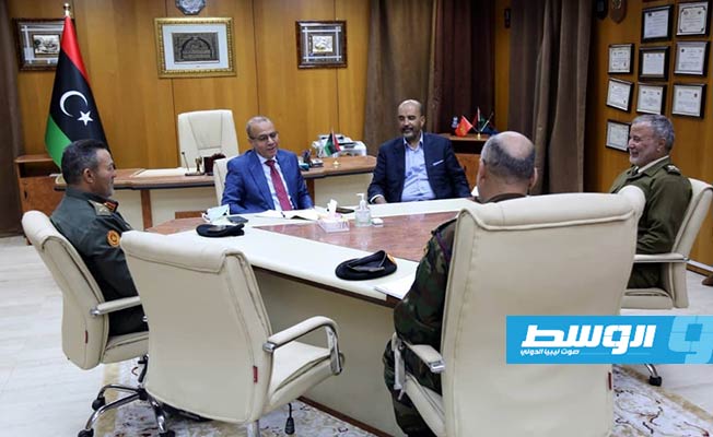 الحداد والجويلي ومروان يطلعون «القائد الأعلى للجيش» على الوضع العسكري بالمنطقة الغربية