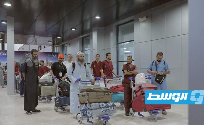 أول فوج من حجاج بيت الله الحرام يغادر مطار معيتيقة