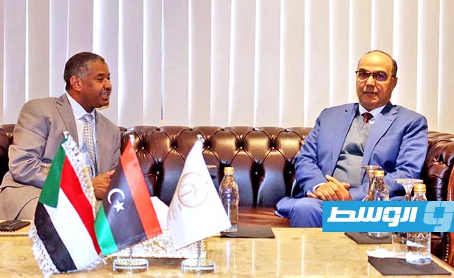 بوجواري والقنصل السوداني يناقشان تنظيم عمل الجالية السودانية في بنغازي