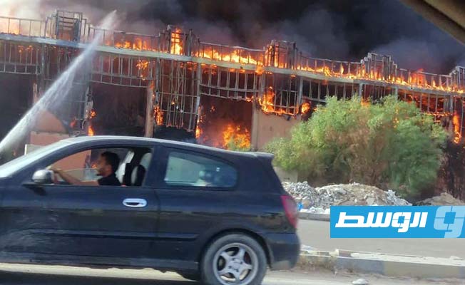 صور متداولة لحريق بسوق الكريمية في طرابلس (الإنترنت)