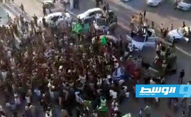 عدد من أنصار النظام السابق يتظاهرون في سرت الخميس 20 أغسطس 2020. (الإنترنت)