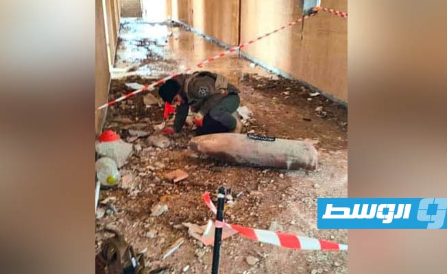 انتشال قنبلة تزن 250 كلغم من مدرسة «أولاد تليس» بمنطقة الساعدية في الجفارة