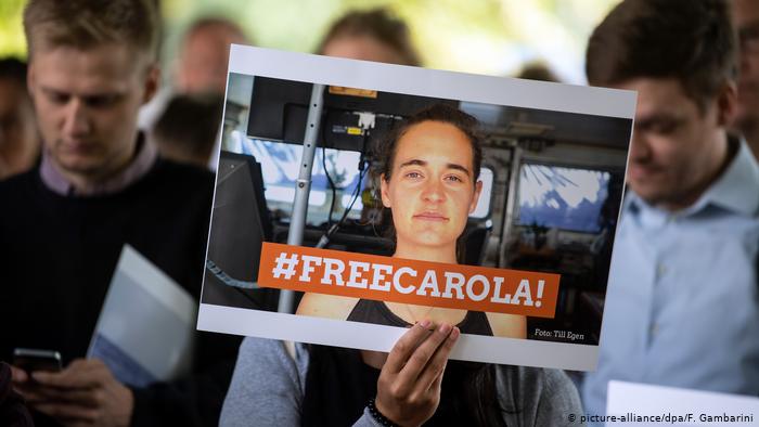 إيطاليا تطلق سراح كارولا راكتيه «منقذة اللاجئين»