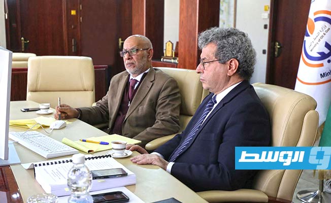 جانب من مشاركة وزير النفط والغاز محمد عون في الاجتماع الافتراضي لمنظمة «أوابك». (الوزارة)