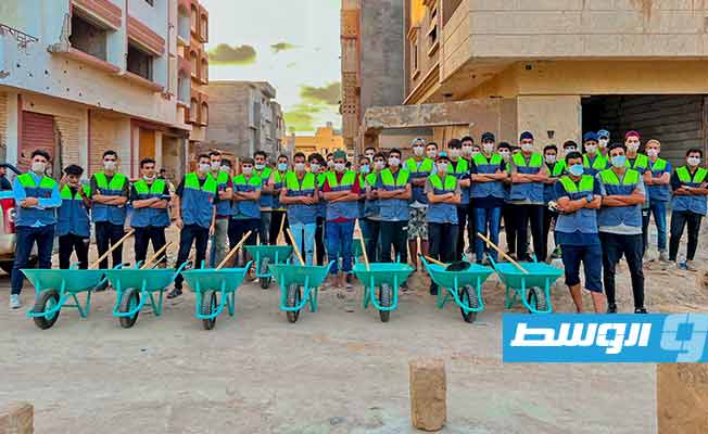 بسواعد أبنائها.. حملة شبابية في درنة لتنظيف المدينة ومساعدة المتضررين
