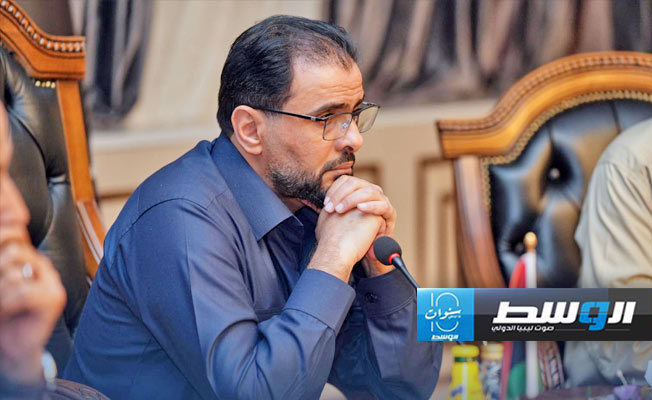 رئيس الحكومة المكلفة من مجلس النواب أسامة حماد خلال الاجتماع في سرت، 13 أبريل 2024 (حكومة حماد)