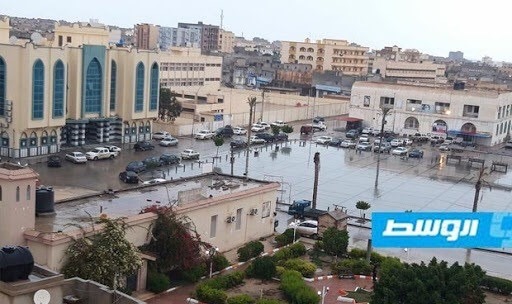 بلدي طبرق يشكل غرفة طوارئ في المدينة بسبب الأمطار الغزيرة