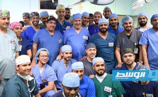 الفريق الطبي لعملية فصل التوأمين السيامي الليبي أحمد ومحمد (الإنترنت)