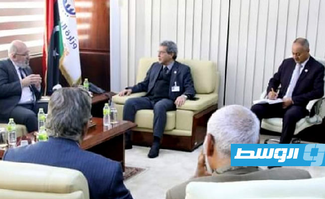 عون يبحث مع سفير بريطانيا مساعي زيادة إنتاج النفط والغاز في ليبيا