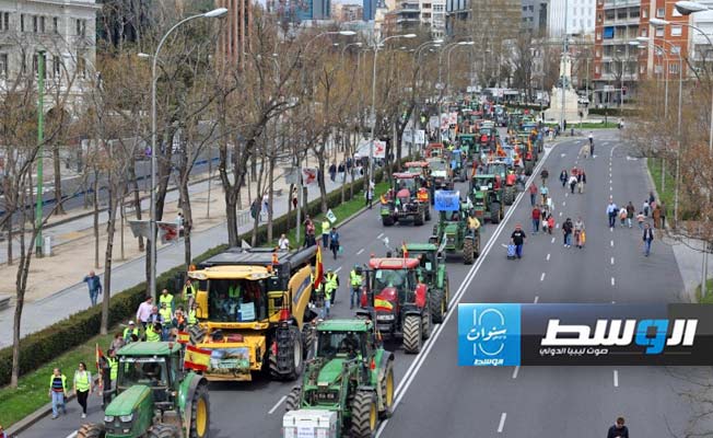 المزارعون الإسبان يتظاهرون مجددا في مدريد بالجرارات