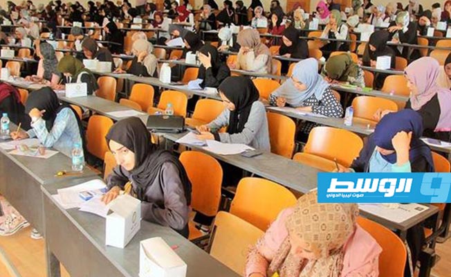 وزير «تعليم الوفاق» يناقش مع اللجان النوعية استعدادات امتحانات الشهادة الثانوية