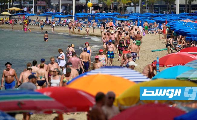 ارتفاع عدد السياح الأجانب بإسبانيا خلال الصيف