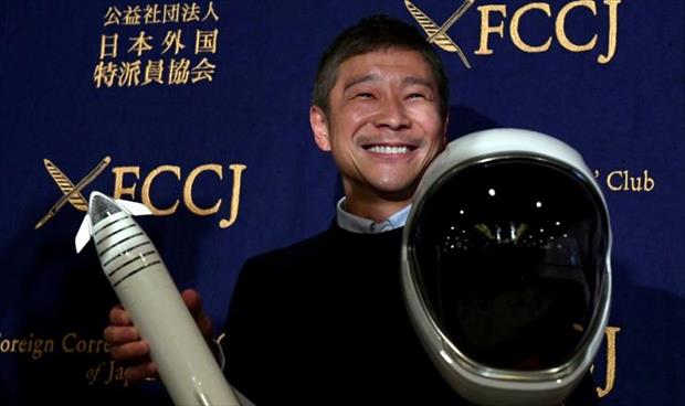 ملياردير ياباني يختار ثمانية أشخاص لمشاركته رحلته إلى القمر