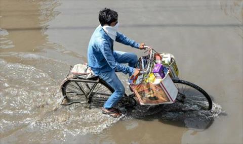 وفاة أكثر من 340 شخصا جراء فيضانات جنوب آسيا