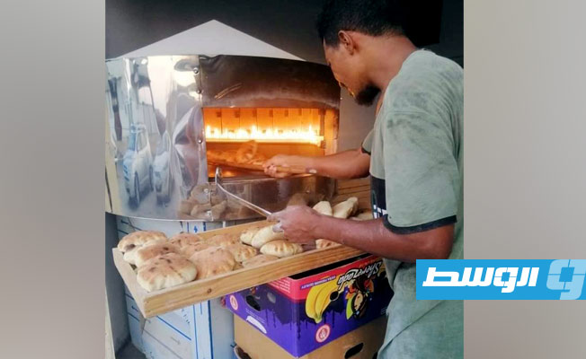 أحد العاملين في مخبز بمصراتة.