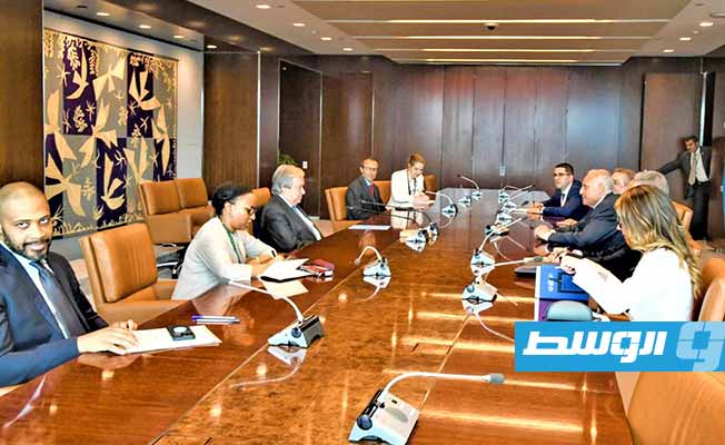 غوتيرس خلال جلسة مباحثات مع وزير الخارجية الجزائري أحمد عطاف في لقاء بنيويورك، 2 يونيو 2023. (وزارة الخارجية الجزائرية)