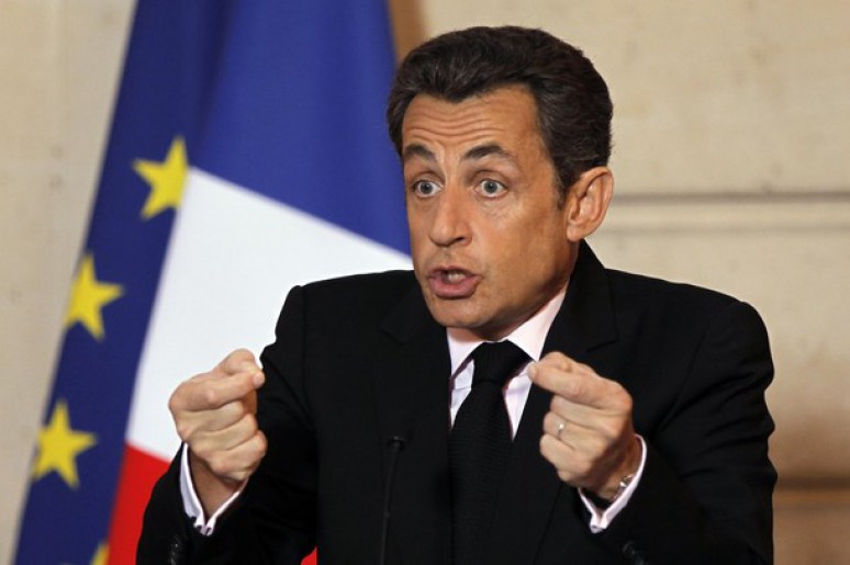 رويترز: محققون فرنسيون ينتهون من استجواب ساركوزي حول تلقيه أموال ليبية