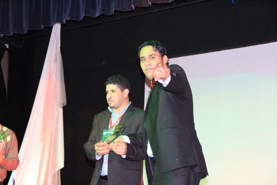فوز الدويلي وشرح البال بجوائز "أبراج ابن مسيك"