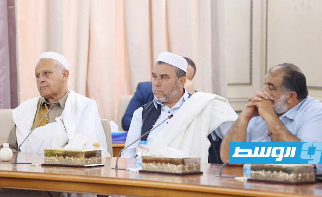 اجتماع الدبيبة مع عمداء البلديات بديوان مجلس الوزراء في طرابلس، الثلاثاء 17 مايو 2022. (حكومتنا)