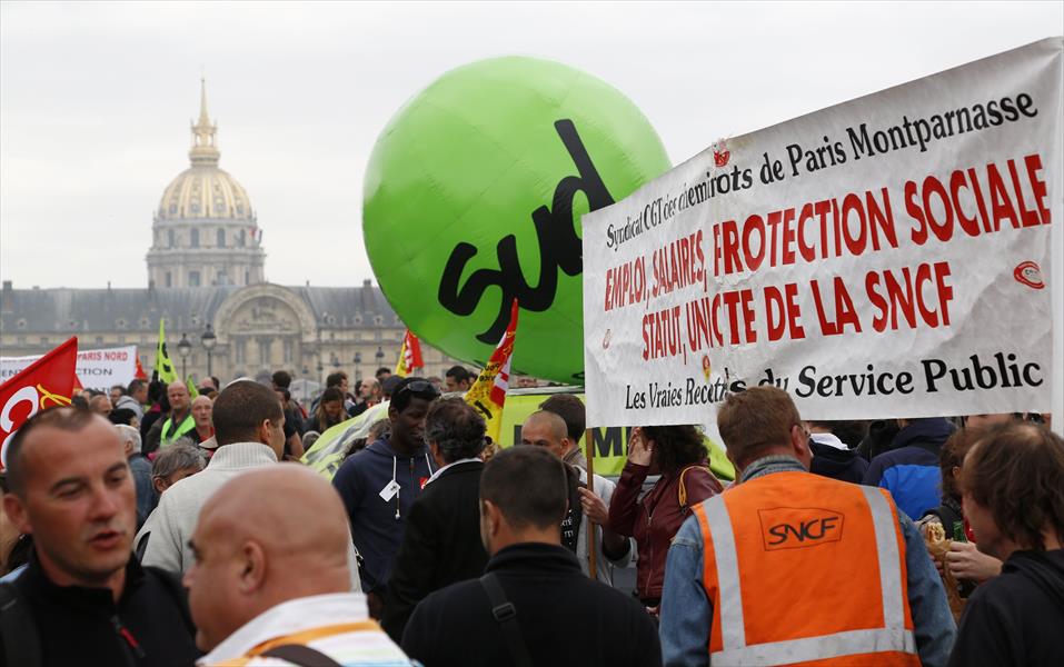 فرنسا: الشرطة تشتبك مع عمال السكك الحديدية