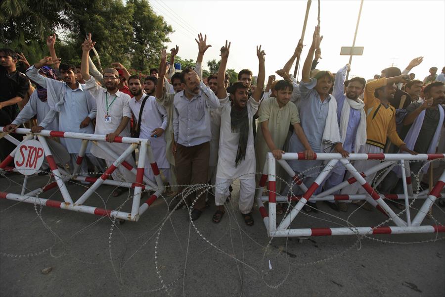 باكستان: اشتباكات بين الشرطة وأنصار رجل دين مؤيد للجيش