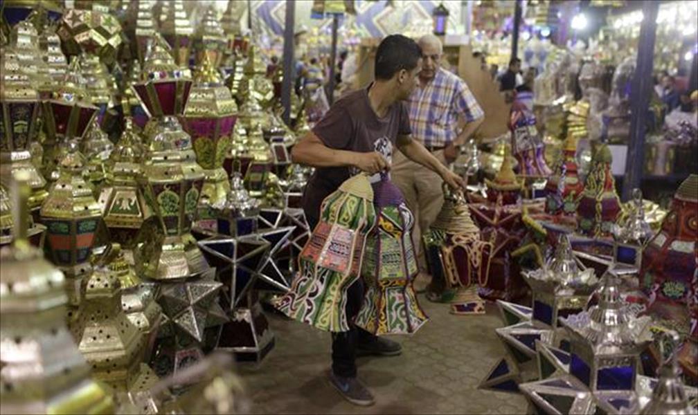 بالصور: مصر تستقبل رمضان بالفوانيس