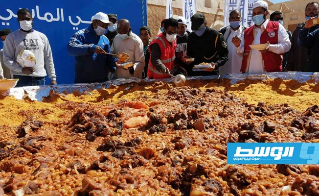 يكفي 5 آلاف شخص.. إعداد أكبر طبق «كسكسي» في ليبيا بغدامس