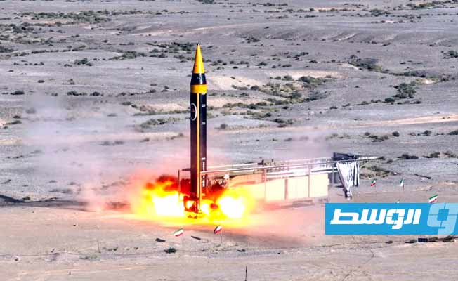 إيران تكشف النقاب عن صاروخ بالستي جديد.. مداه 2000 كيلو متر ووزنه أكثر من طن
