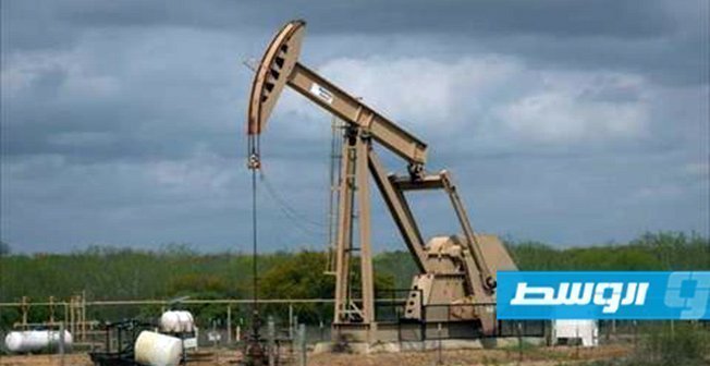 أسعار النفط تتراجع مع استمرار ارتفاع حالات «كورونا» في أميركا وأوروبا