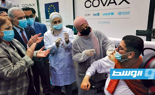 بدء التطعيم ضد «كورونا» في فلسطين وسط ازدياد مطرد في الإصابات
