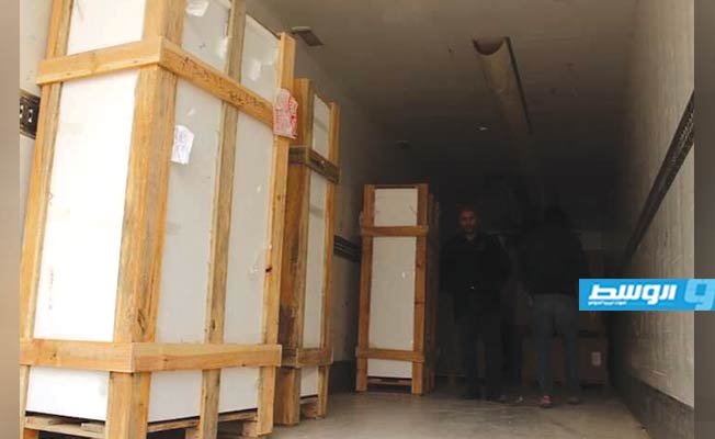مركز طبرق يتسلم ثالث شحنة معدات ومستلزمات طبية من طرابلس